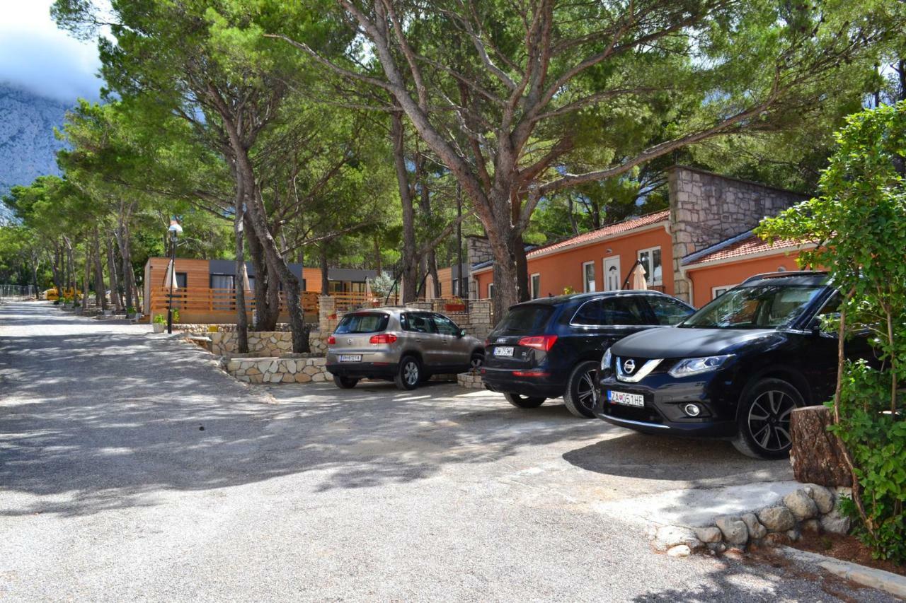 Apartments And Mobile Homes Makarska Eksteriør billede