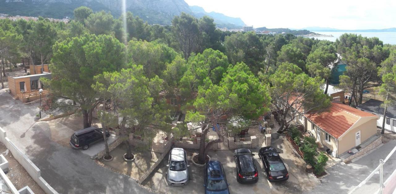 Apartments And Mobile Homes Makarska Eksteriør billede