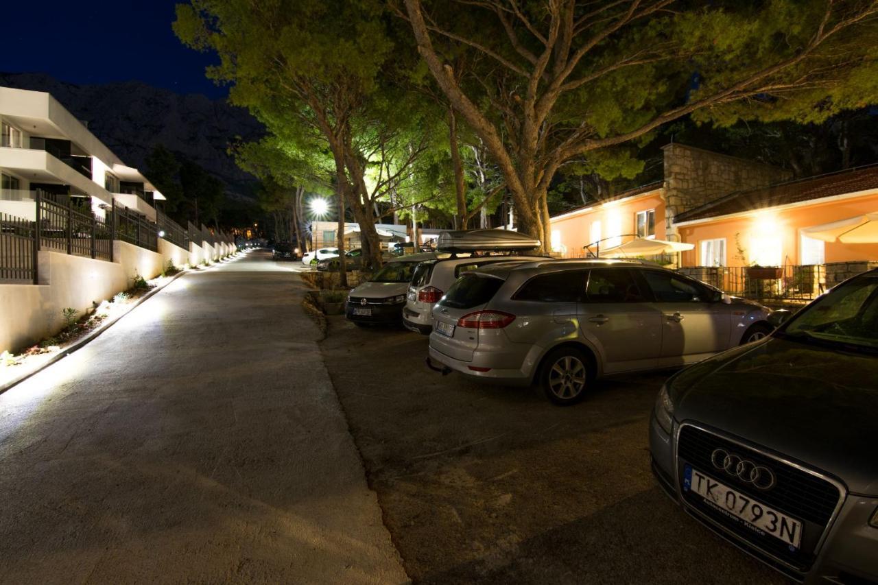 Apartments And Mobile Homes Makarska Eksteriør billede